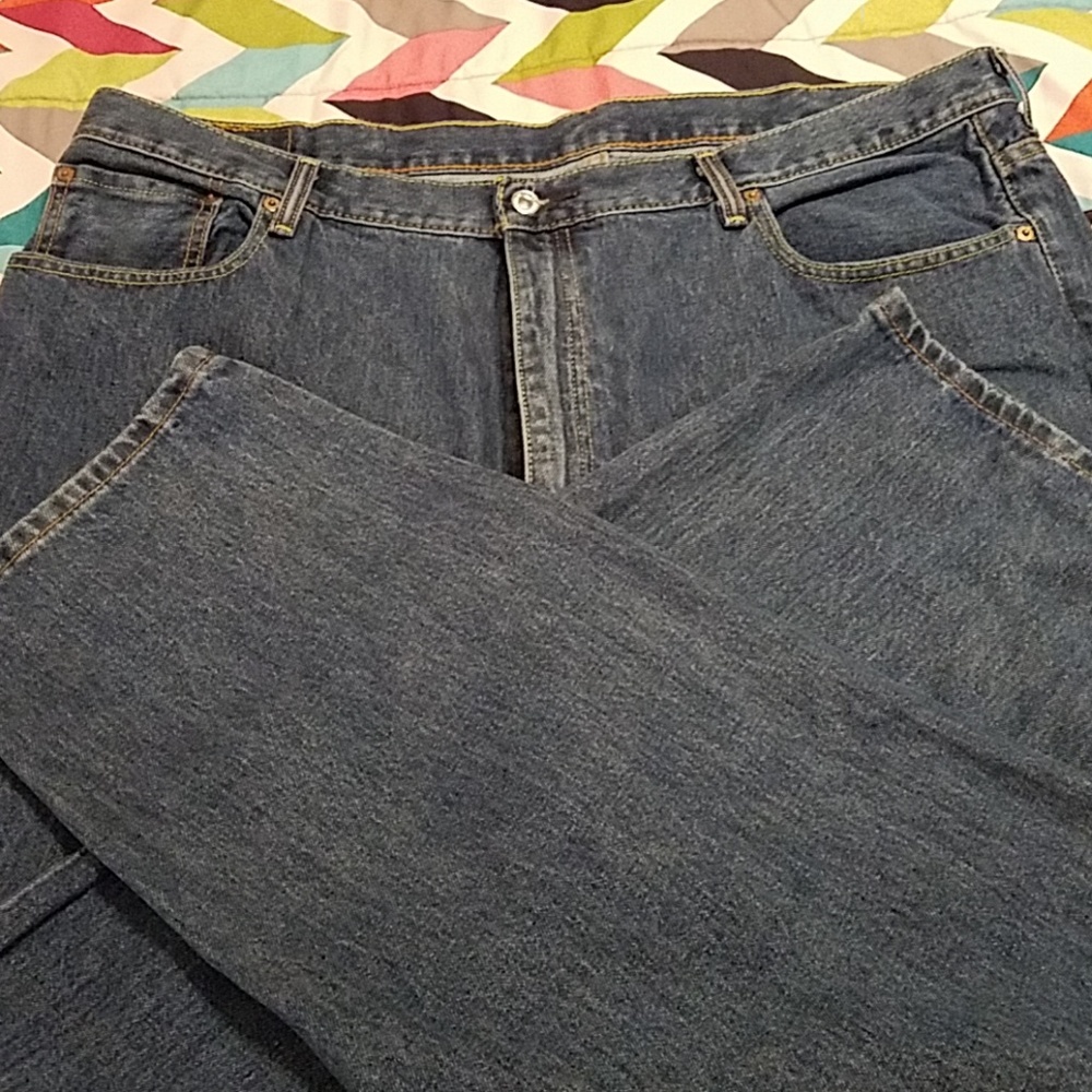 NWOT Levis 560 - 44x36